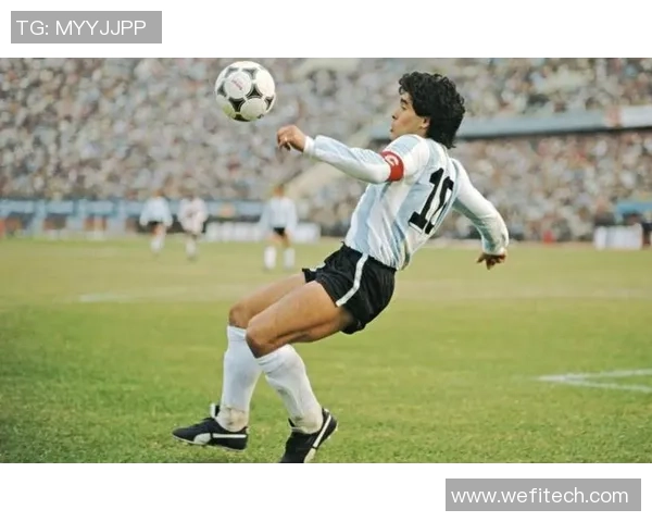 大爷心目中的足球明星究竟是谁他为何如此崇拜他